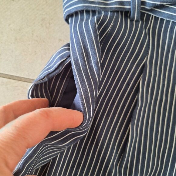 Alice + Olivia Short: Pleated High Waist Tie Front size 0 - Picture 6 of 10